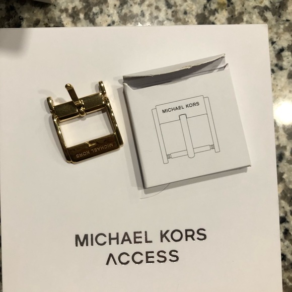 Michael Kors Access Bradshaw Smartwatch - Gold - Picture 3 of 6